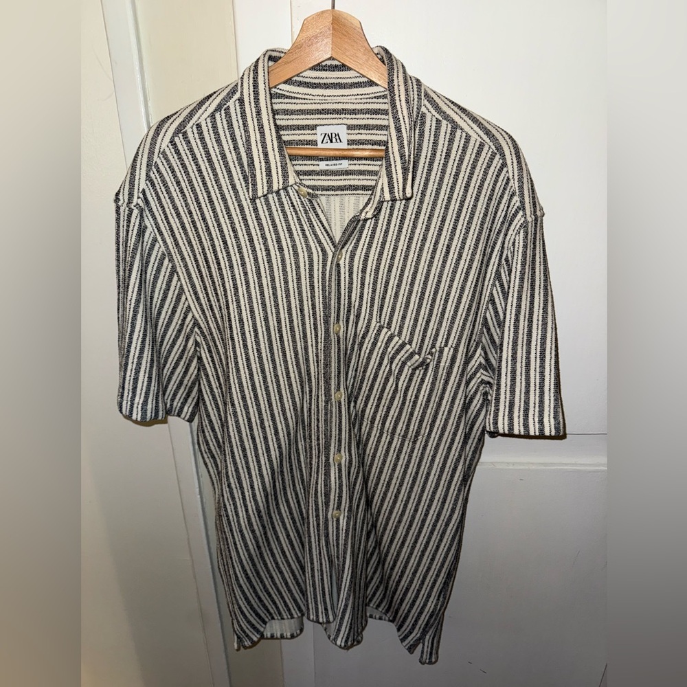 Zara Men's Casual Black and White Striped Shirt